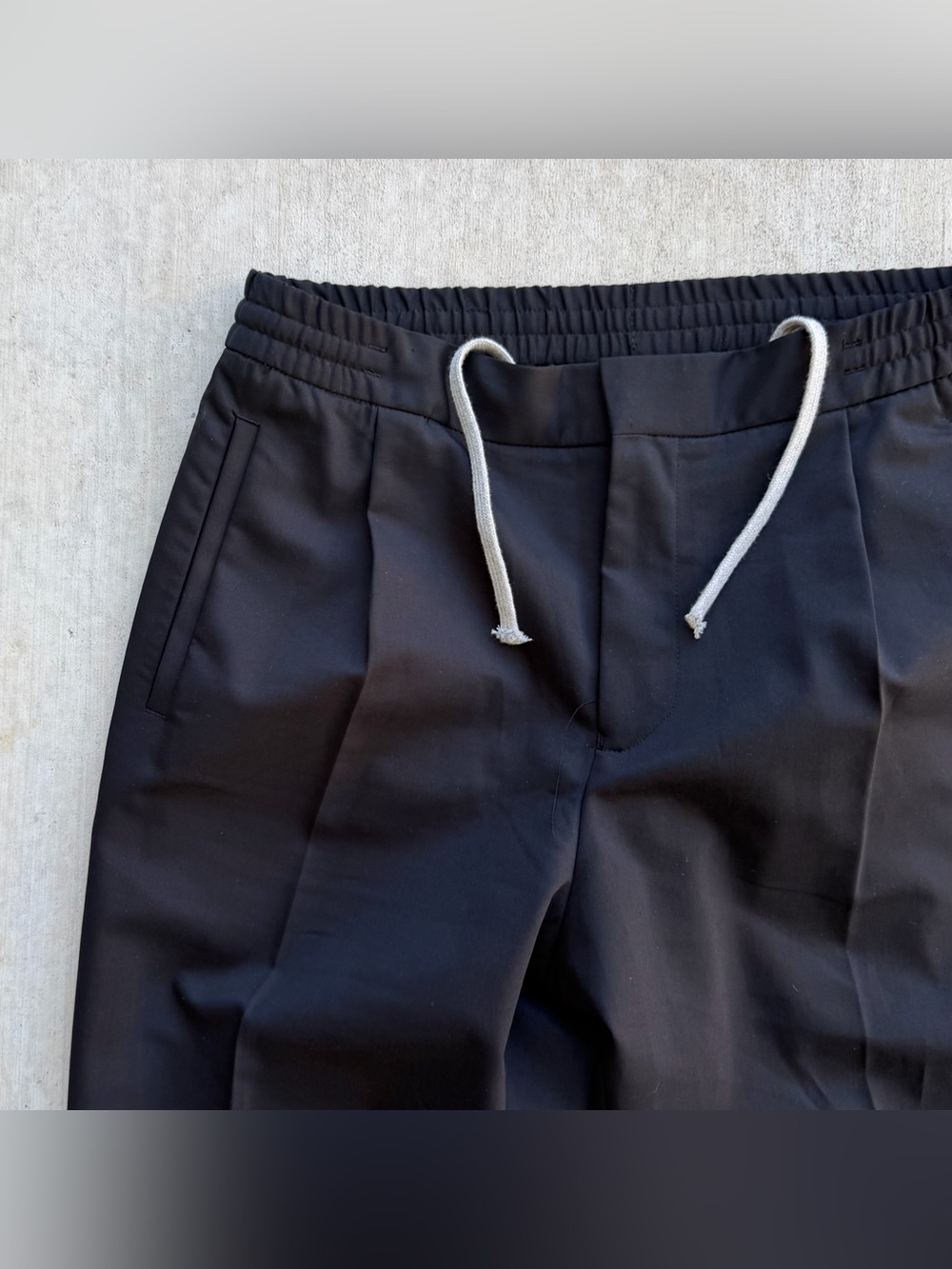 Reiss Pleated Trousers Men Size 32 Black Drawstring Elastic Waist - Picture 2 of 6